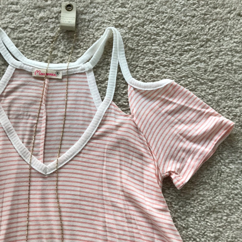 Striped Cold Shoulder Top - Picture 3 of 6